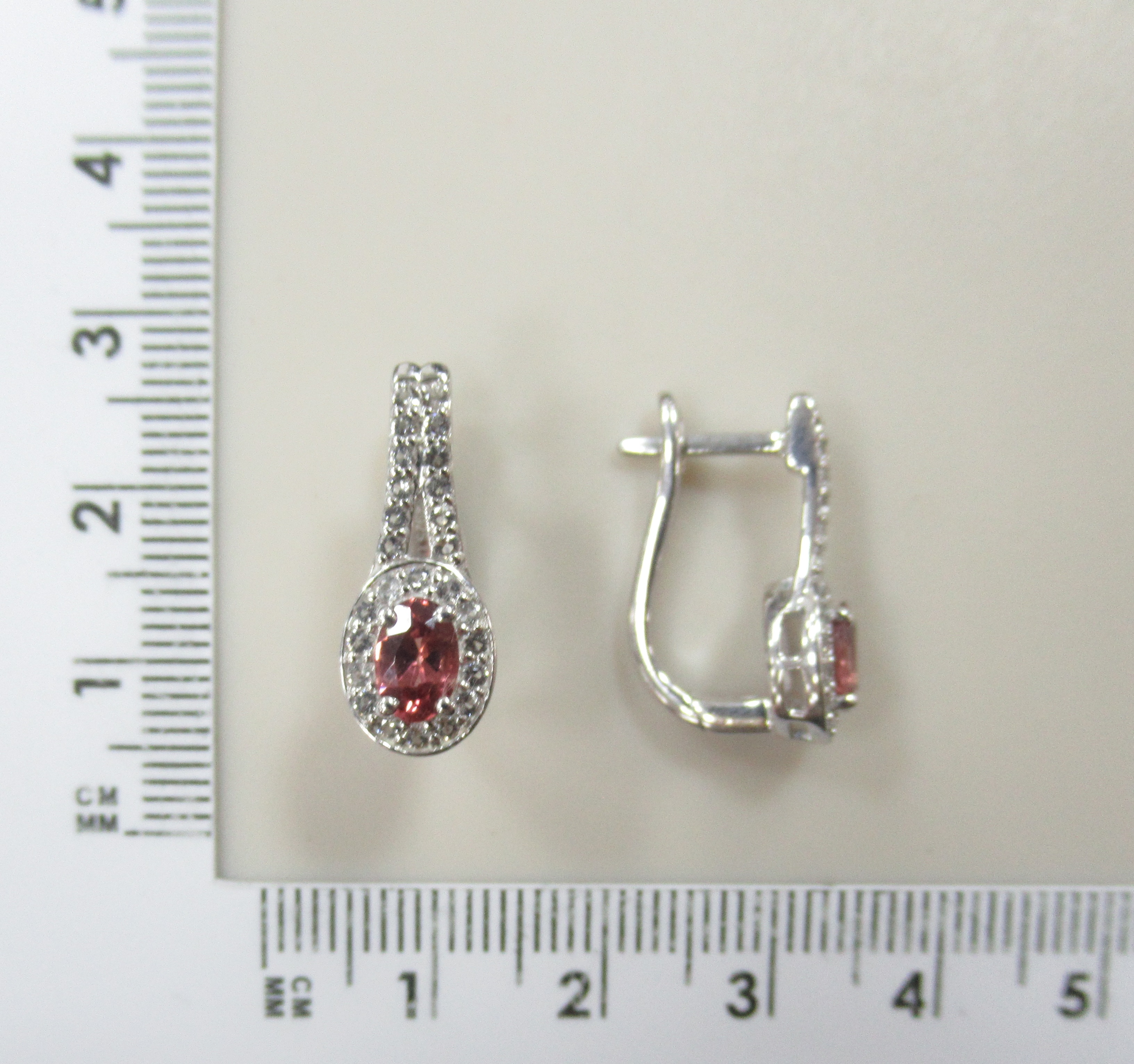 Серебряные серьги с гранатами